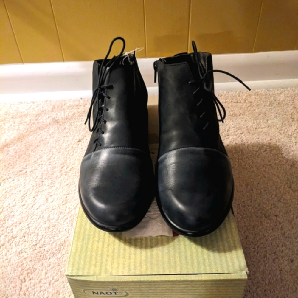 Naot Camden Black Leather Side-Lace Boot